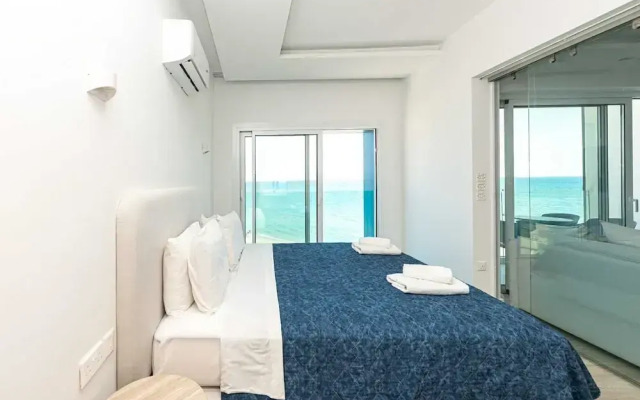 Dinglis Beach Hotel Apartments