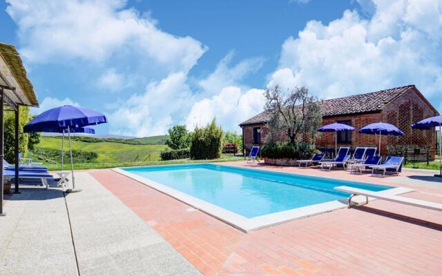 Typical Tuscan farmhouse with swimming pool and A/C