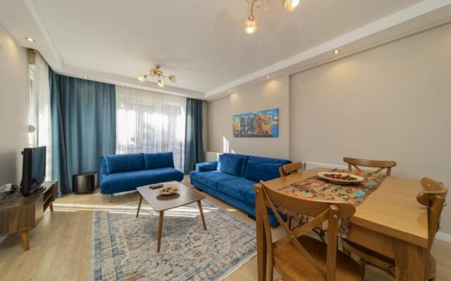 Cozy Flat with Balcony near Beach in Konyaalti