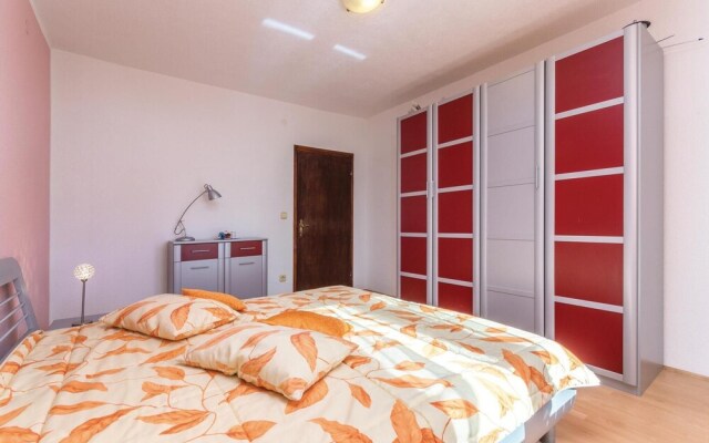 Stunning Home in Labin With Wifi and 5 Bedrooms