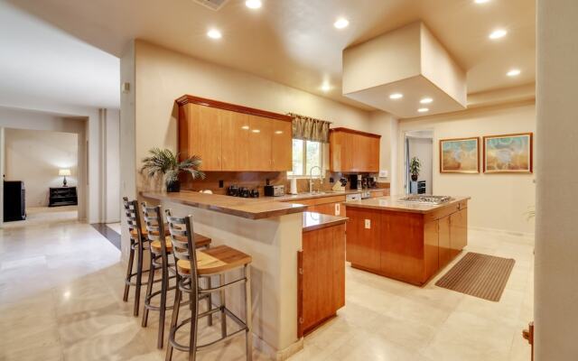 54444her 5 Bedroom Home