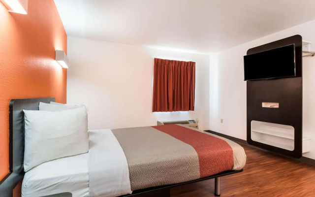Motel 6 Wilkes Barre, PA - Arena