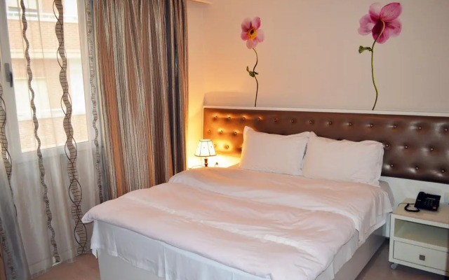 Select City Center Hotel