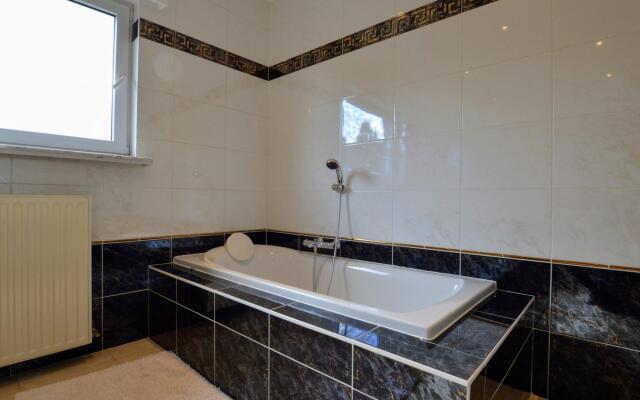 Spacious villa in Zingem with garden