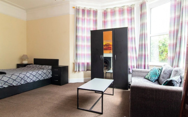 Thornbury Guest House Room 1