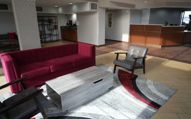 Ramada by Wyndham Tulsa Broken Arrow