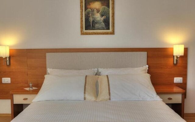 Hotel Leonardo