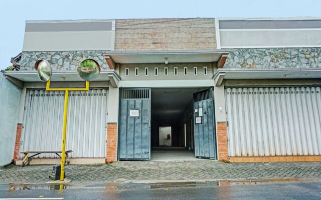 OYO Life 92393 Namimart Syariah 1