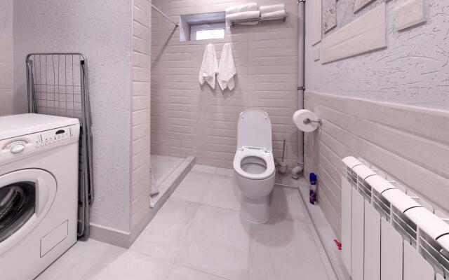 Первый доходный дом (корпус Ракета)