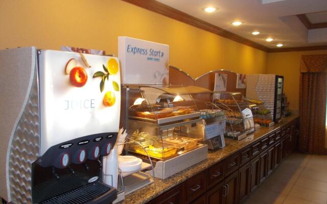 Holiday Inn Express & Suites Vandalia by IHG