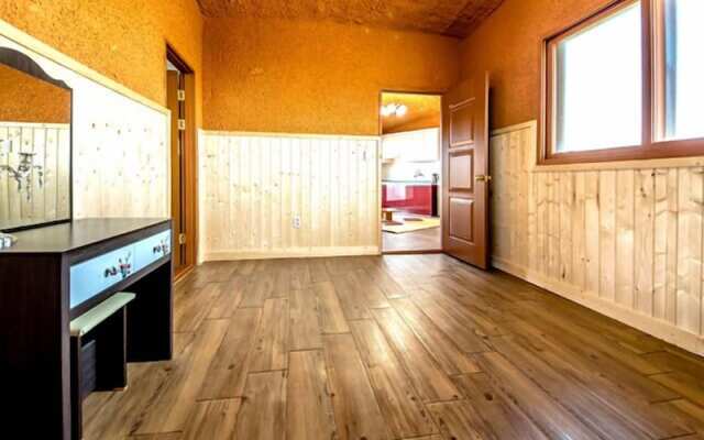 Jangchun Red Clay Pension