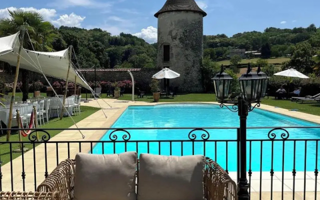 Chateau Chapeau Cornu