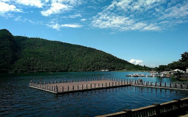 Lake-House Resort