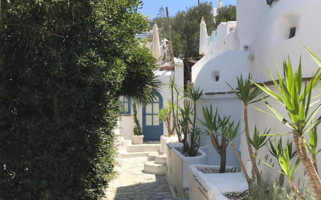 Studios and Suites Rania