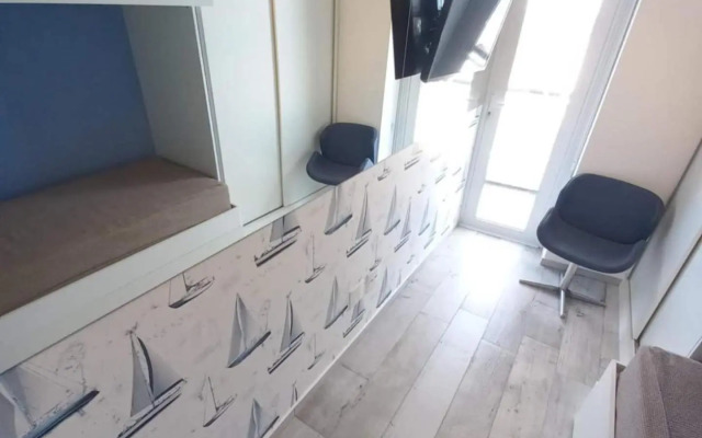 Condomínio de Luxo em Frente à Praia (novinho)