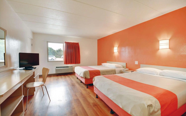 Motel 6 Seekonk, MA - Providence East