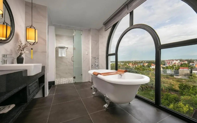 Shining Riverside Hoi An Boutique and Spa