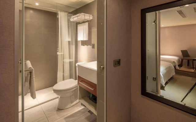 Urtrip Hotel
