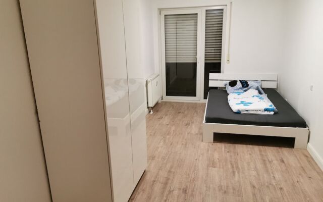 Nice Flat near Town Center & Wöhrder See