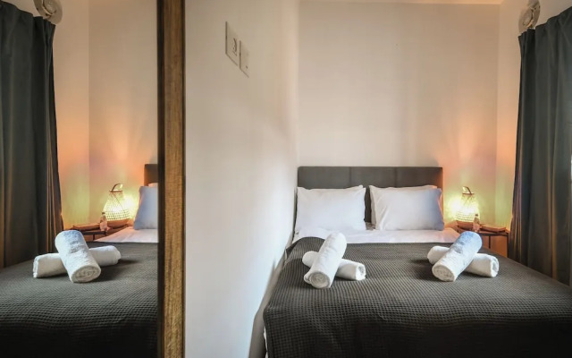 Stylish 2BR Apt with Balcony and View