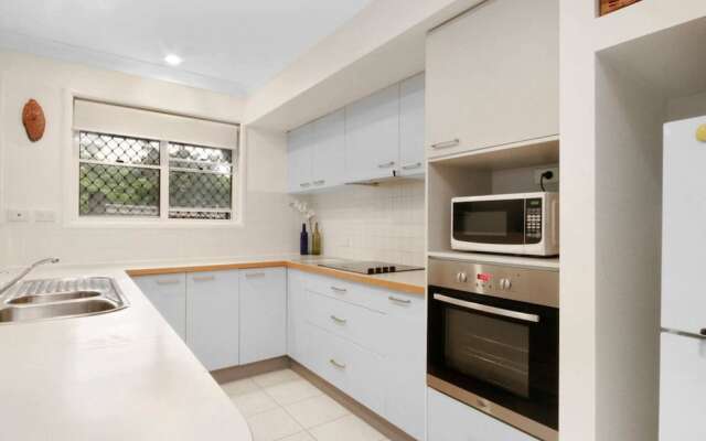 Spacious Inner South Townhouse Apartment Near to the CBD