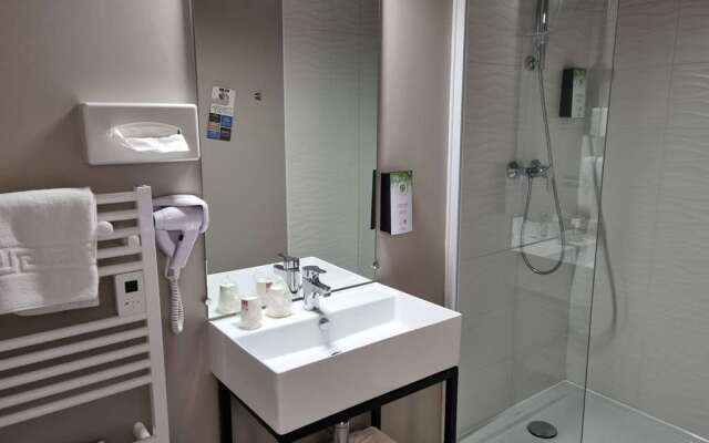 Kyriad Angoulême Nord Champniers - Hôtel & Résidence