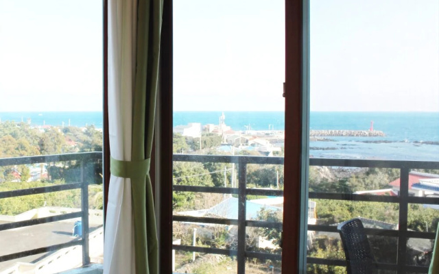 Seogwipo Jeju Badagaeso Pension