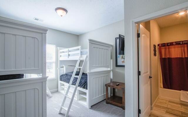 Whole In One 12 Bedroom Condo