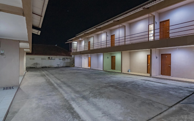 RedDoorz Plus @ Bukit Cinta Street