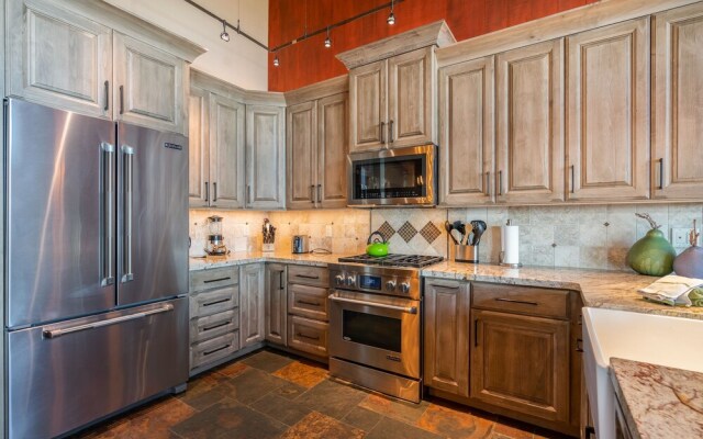 Clearview by Tahoe Mountain Properties