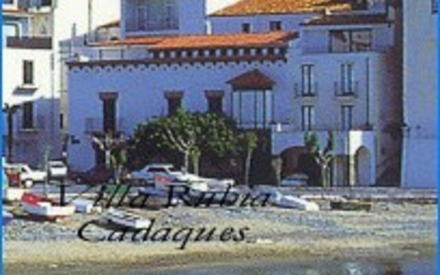 First Line Beach House in the Middle of Cadaques