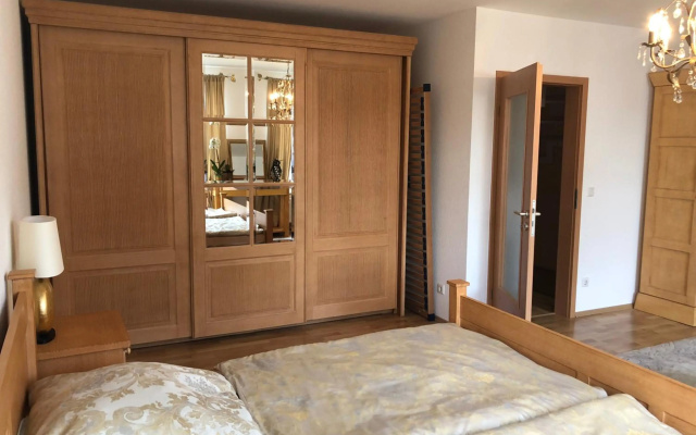 Exklusives Haus mit Garten