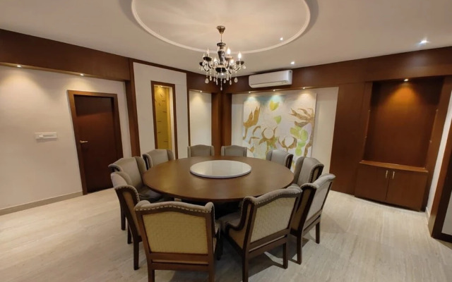 1 Amiras - A Luxury Villa