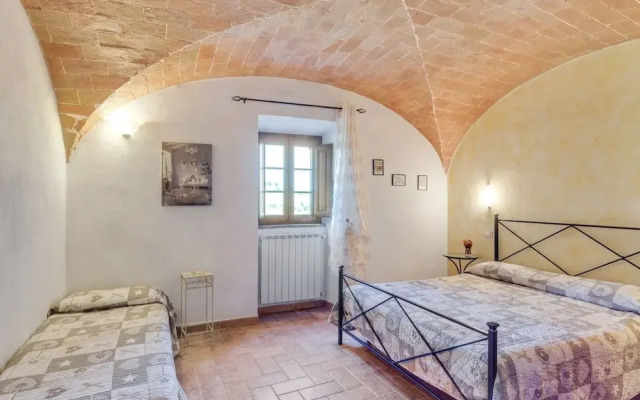 Lavish Holiday Home in Volterra With Pool
