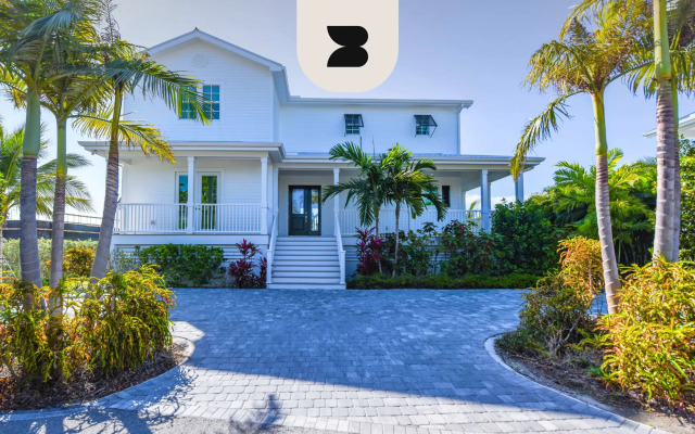 Mastway House by Brightwild Pool Dock