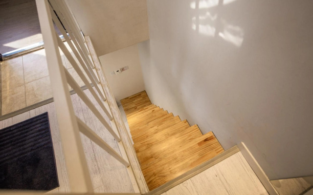 Myeongdong Artmonstay Guesthouse