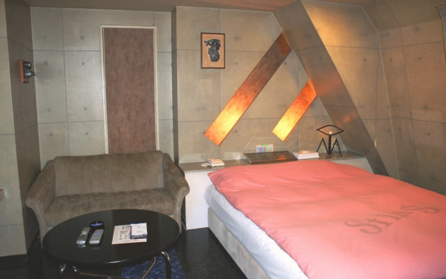 Hotel Sting - Adults Only