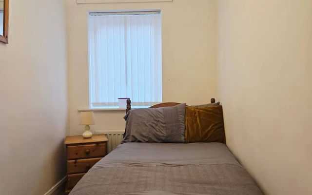 Egremont 2-br Flat With Free Parking & Wi-fi