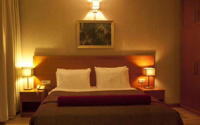 Dragos Island Hotel