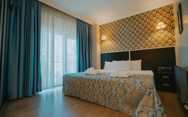 Ener Old Castle Resort Hotel