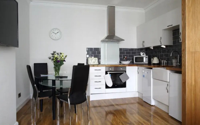 Edinburgh City Centre Apartment