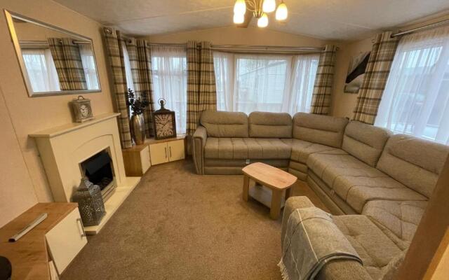 Two Bedroom Caravan at Lilliarsedge