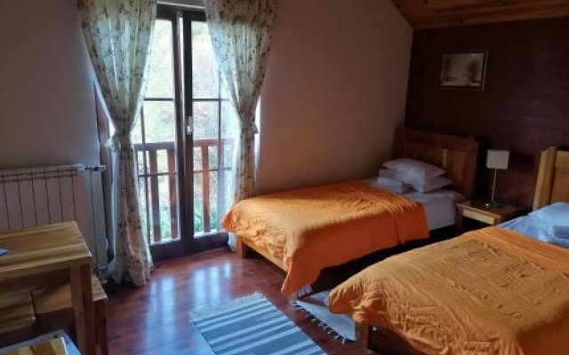 Rooms and Apartments Mirović