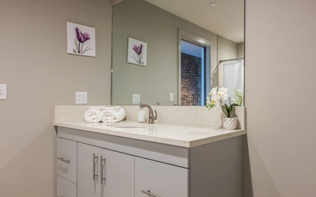 FRONTDESK 111 W Main St Apts Downtown Louisville