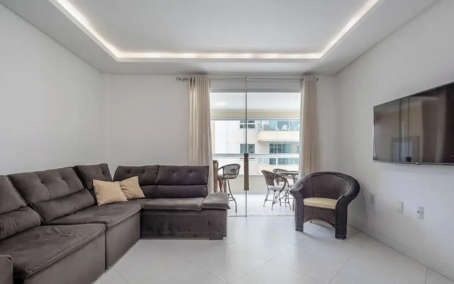 Apt w/ BBQ & Balcony, 450m From the Beach Sit1202
