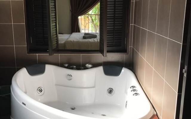 Gold Coast Marib Comfy Studio