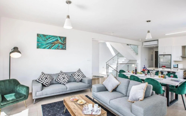 Villa Davina AQ Po490b
