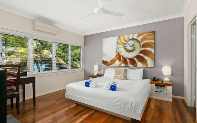 Beachfront Apt In Alamanda Beachfront Resort 25