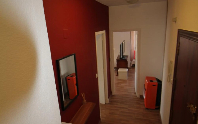 4 BEDROOMS -SENECA Center Apartment