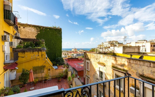 Donna Costanza - Stylish and Panoramic Flat